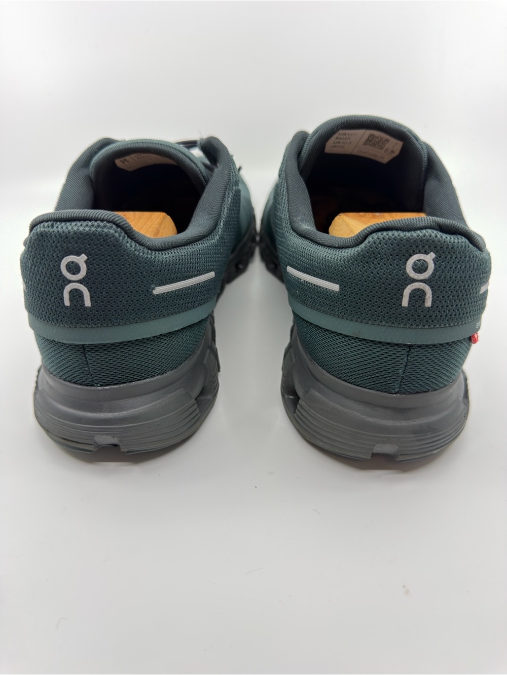 On Cloud 6 sneakers in the olive and evergreen colorway, on running SZ 11 Men’s - Picture 3 of 9